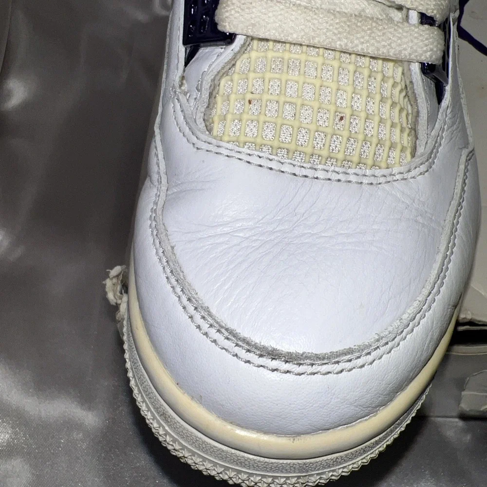 Jordan 4 Retro Mid Purple Metallic Size 8.5 White/Court Purple |‎ CT8527-115